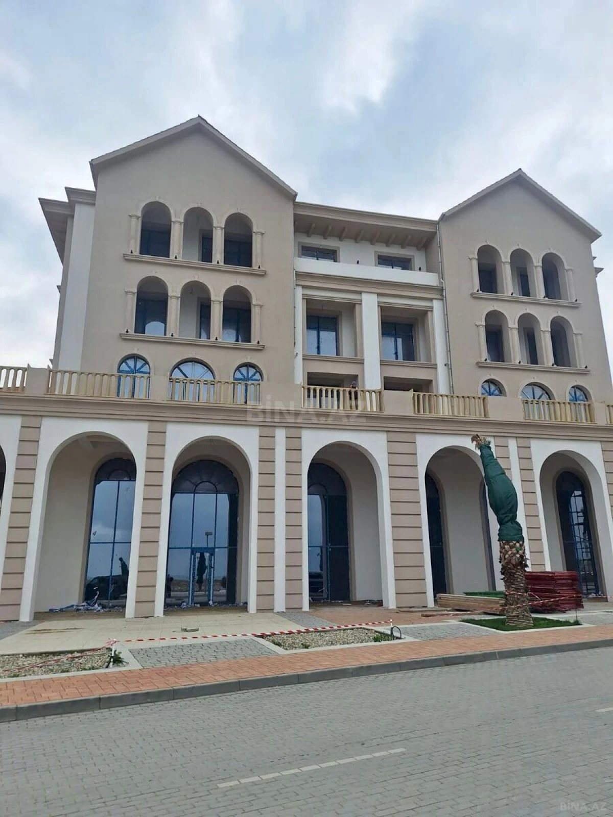 Satılır 1 otaqlı mənzil 44 m²