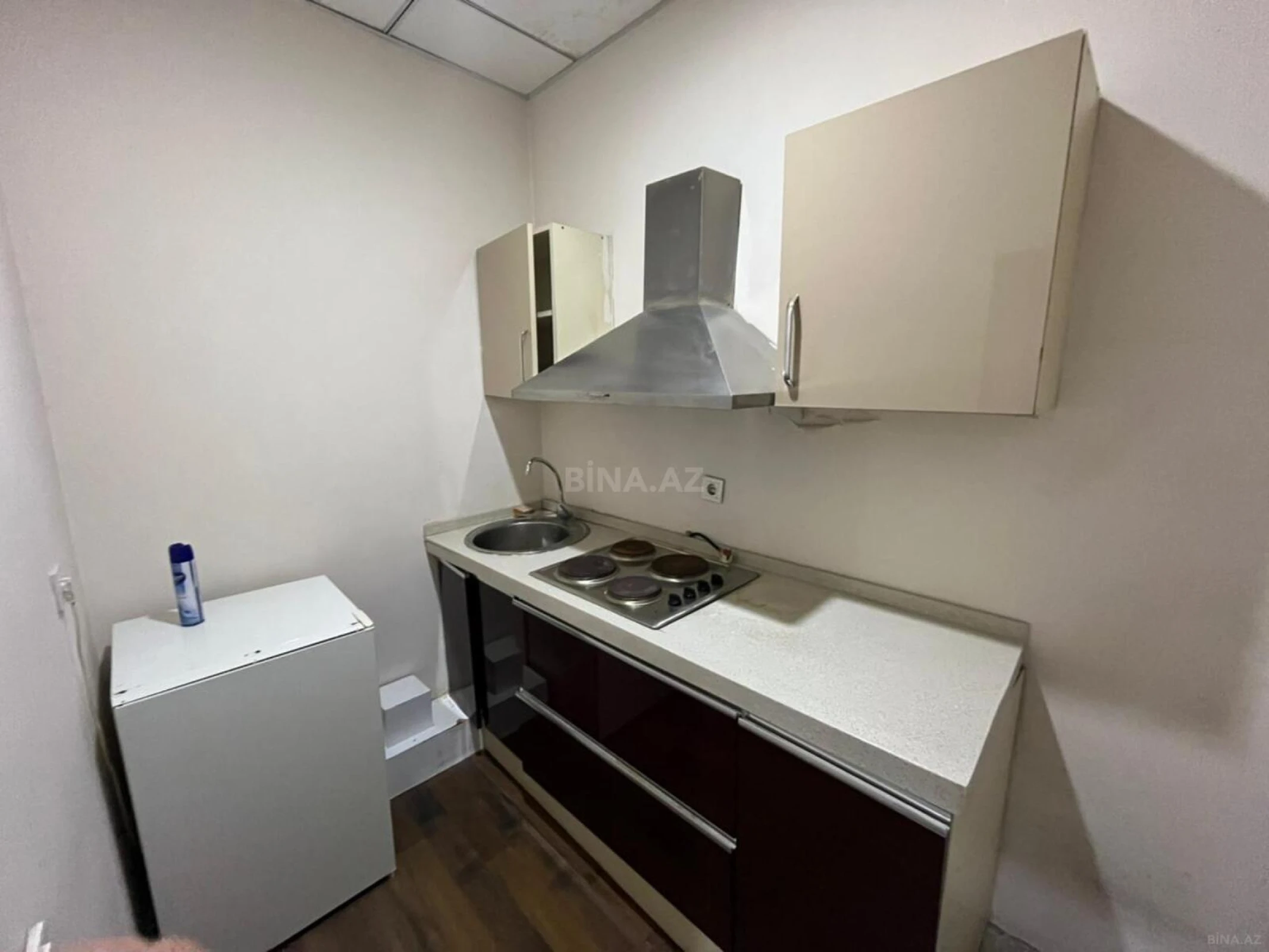 Kirayə verilir 4 otaqlı ofis 180 m²