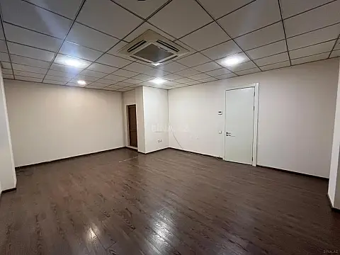 Kirayə verilir 4 otaqlı ofis 180 m²