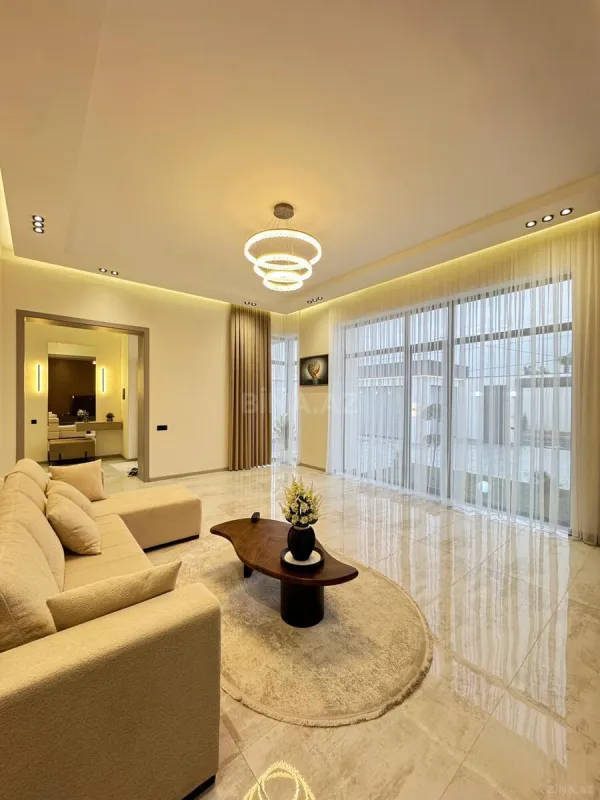 Satılır 4 otaqlı həyət evi 190 m²