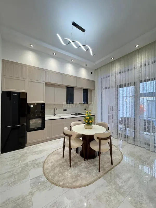 Satılır 4 otaqlı həyət evi 190 m²