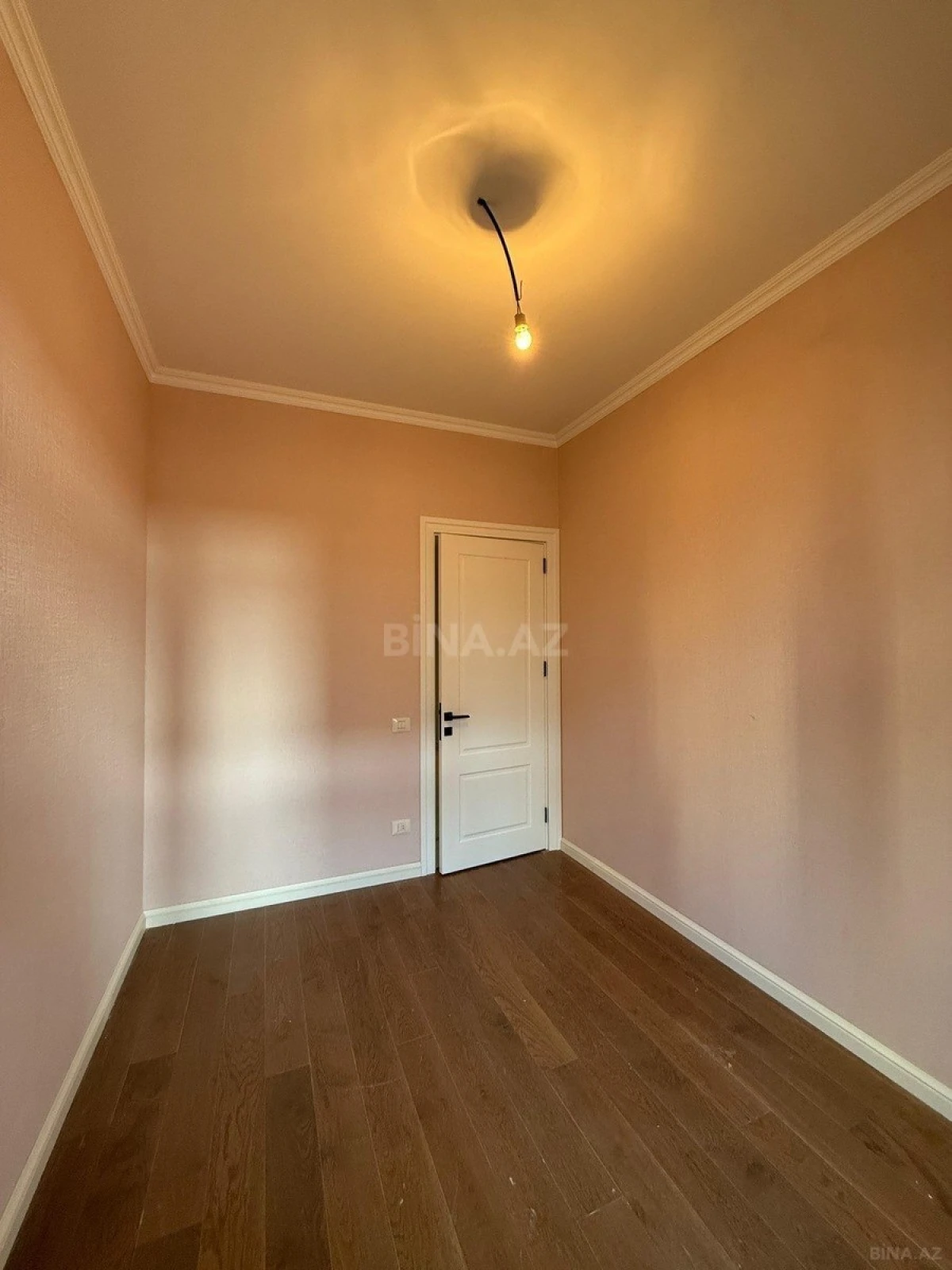 Satılır 2 otaqlı mənzil 82.4 m²