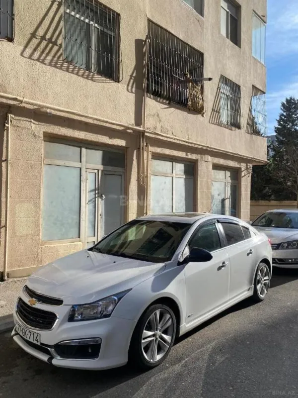 Satılır obyekt 285 m²