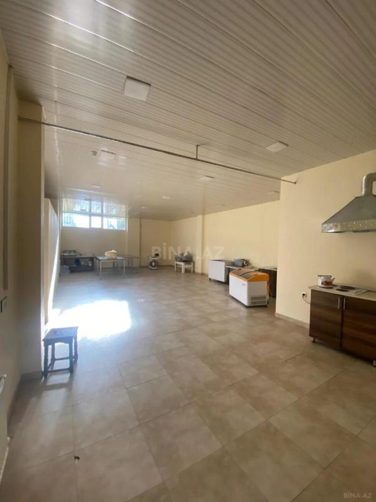 Satılır obyekt 285 m²