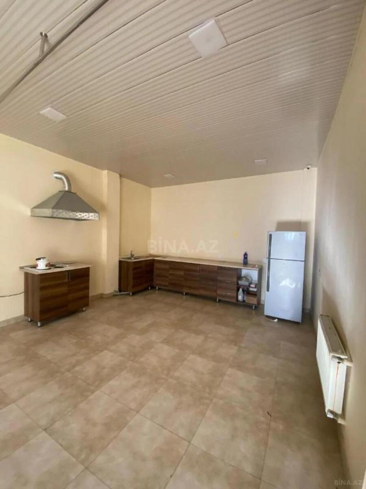 Satılır obyekt 285 m²