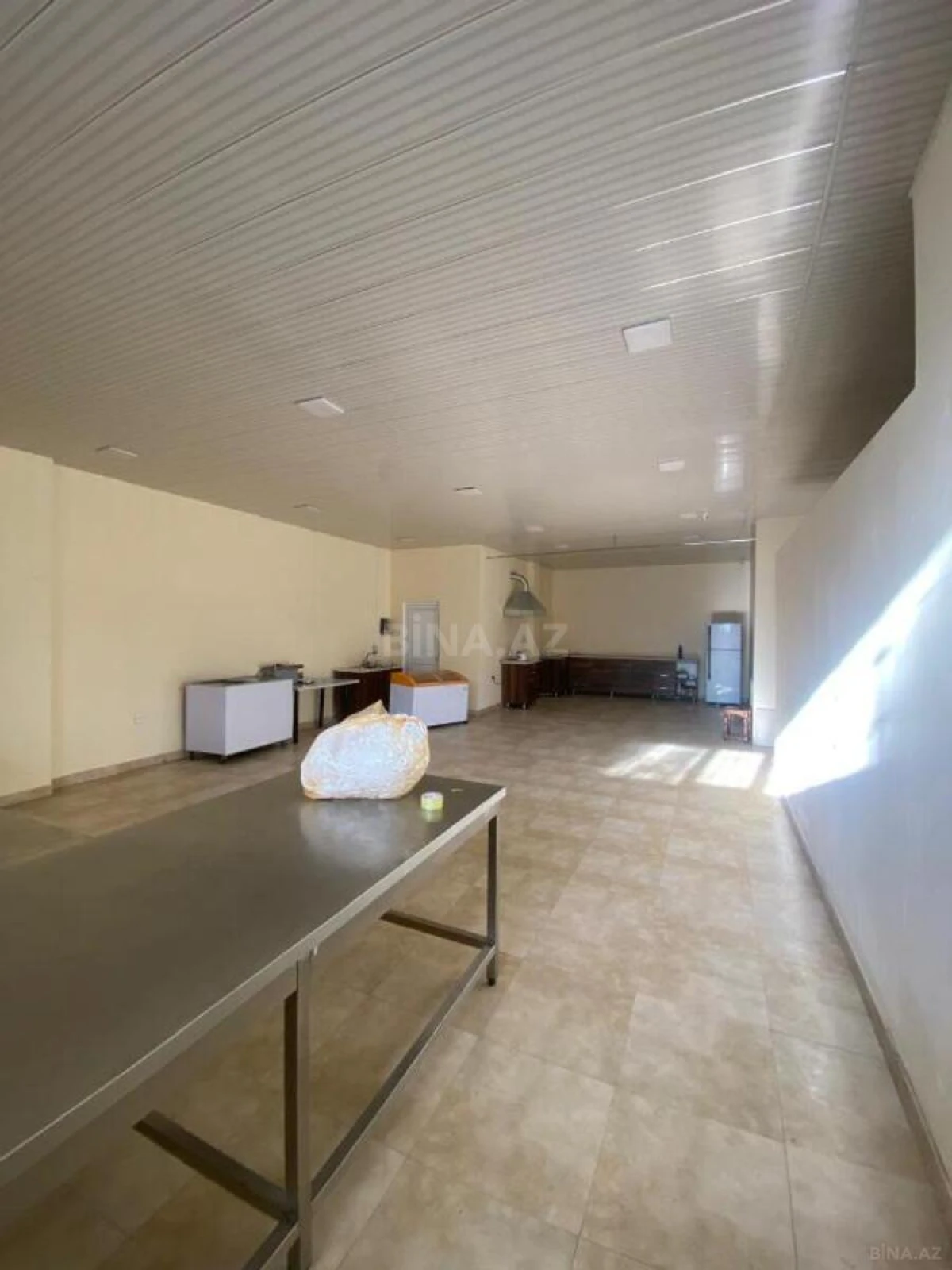 Satılır obyekt 285 m²