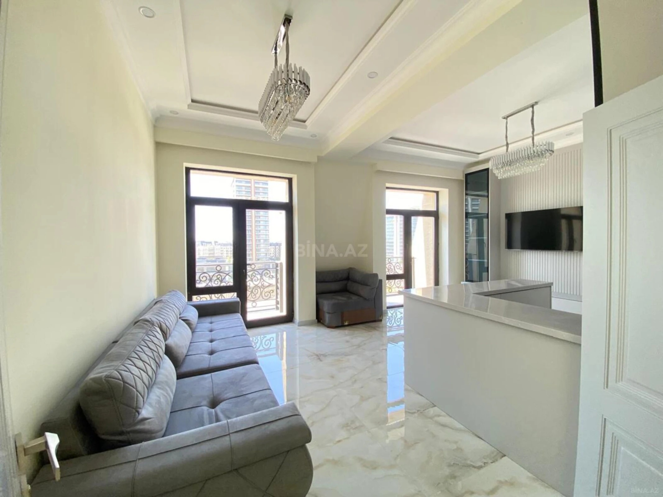 Satılır 4 otaqlı mənzil 130 m²