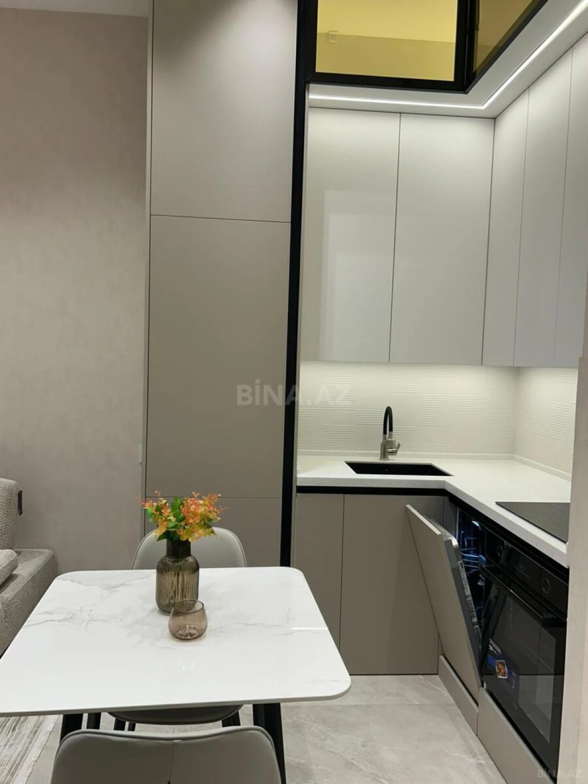 Kirayə verilir 2 otaqlı mənzil 66 m²