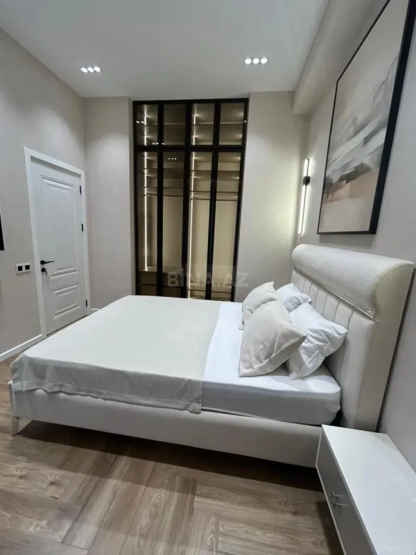 Kirayə verilir 2 otaqlı mənzil 66 m²