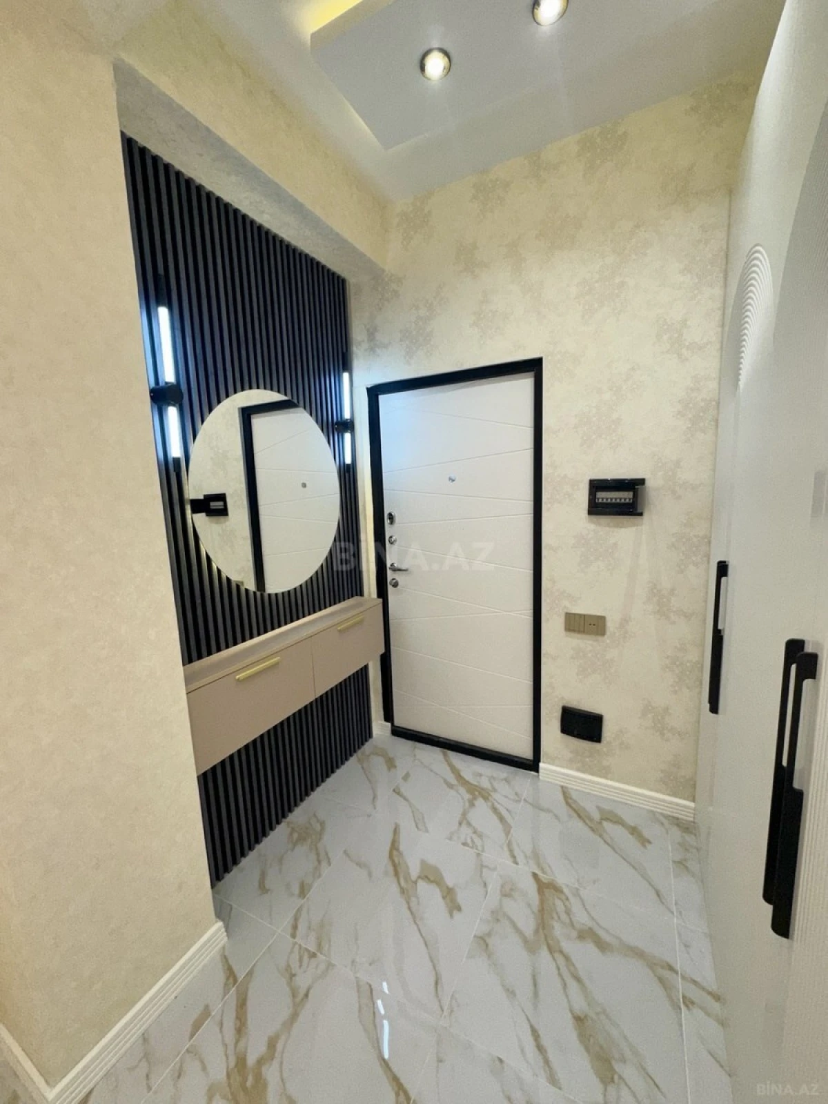 Satılır 2 otaqlı mənzil 85 m²