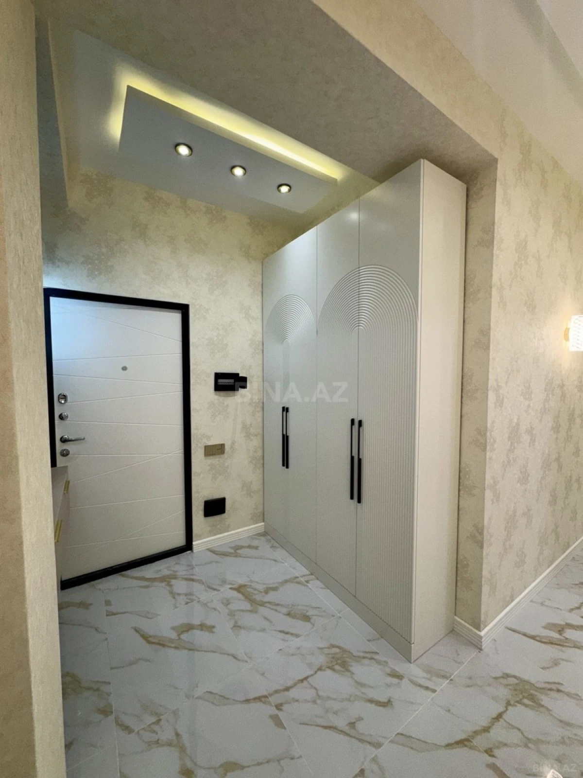 Satılır 2 otaqlı mənzil 85 m²