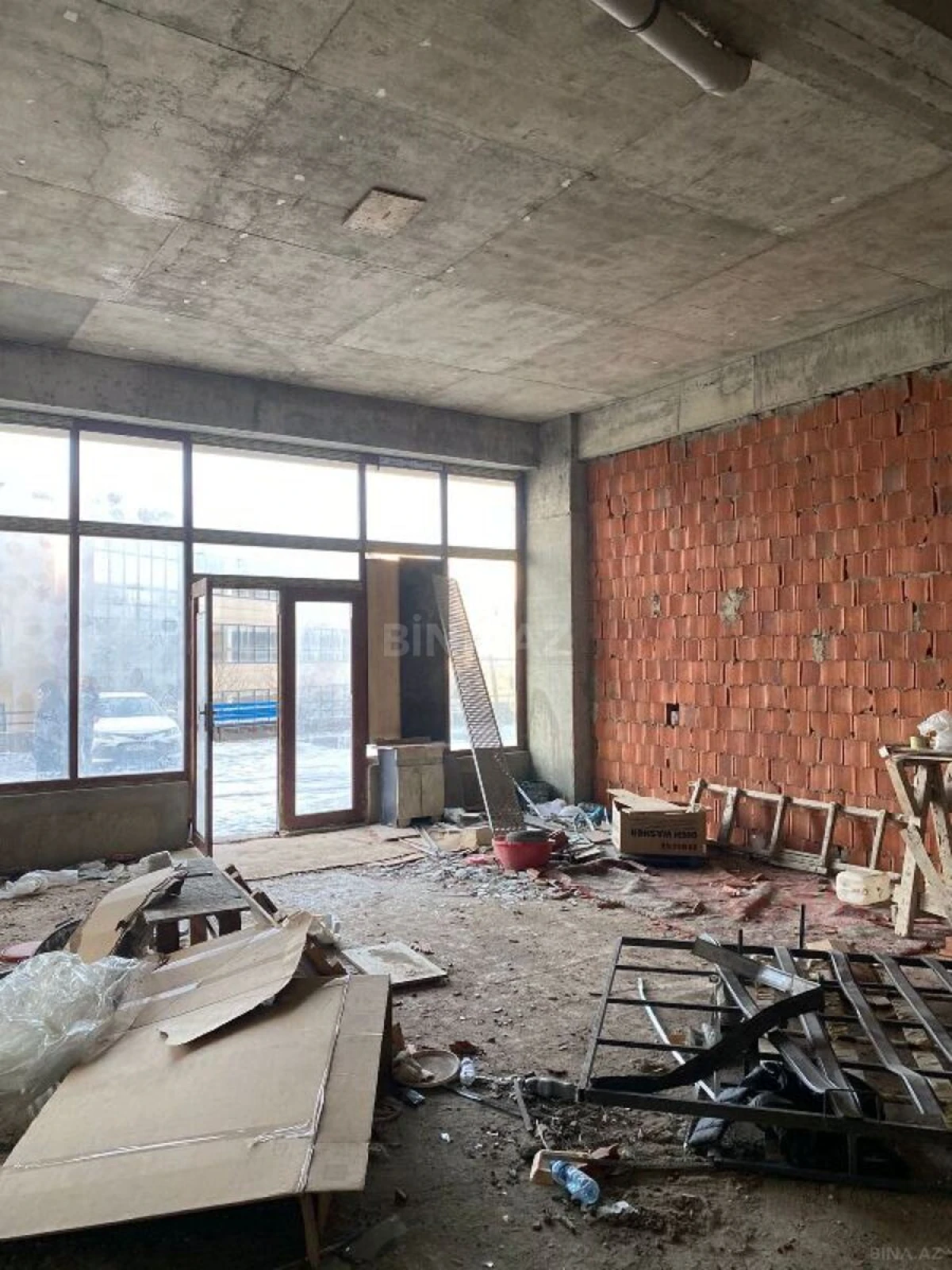 Satılır obyekt 400 m²