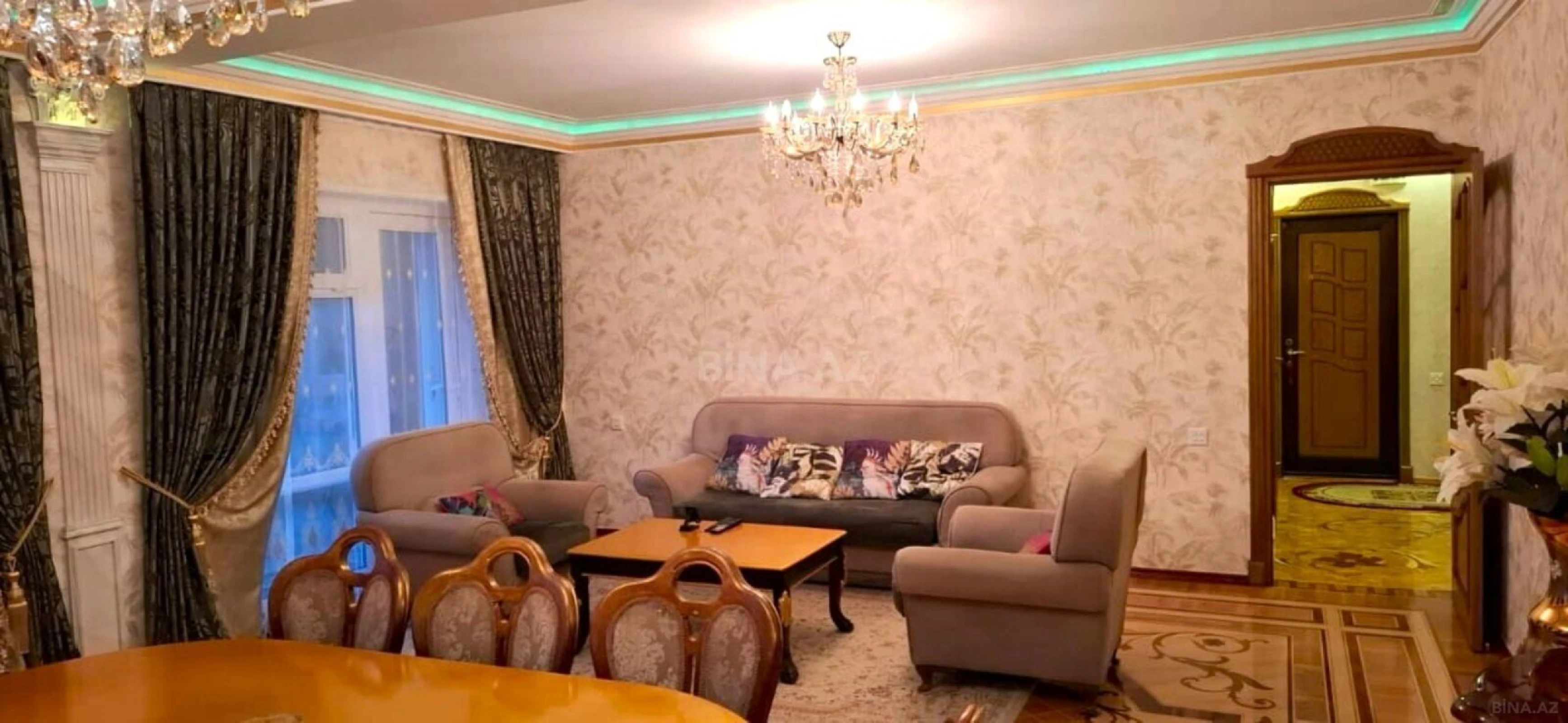 Satılır 5 otaqlı mənzil 140 m²
