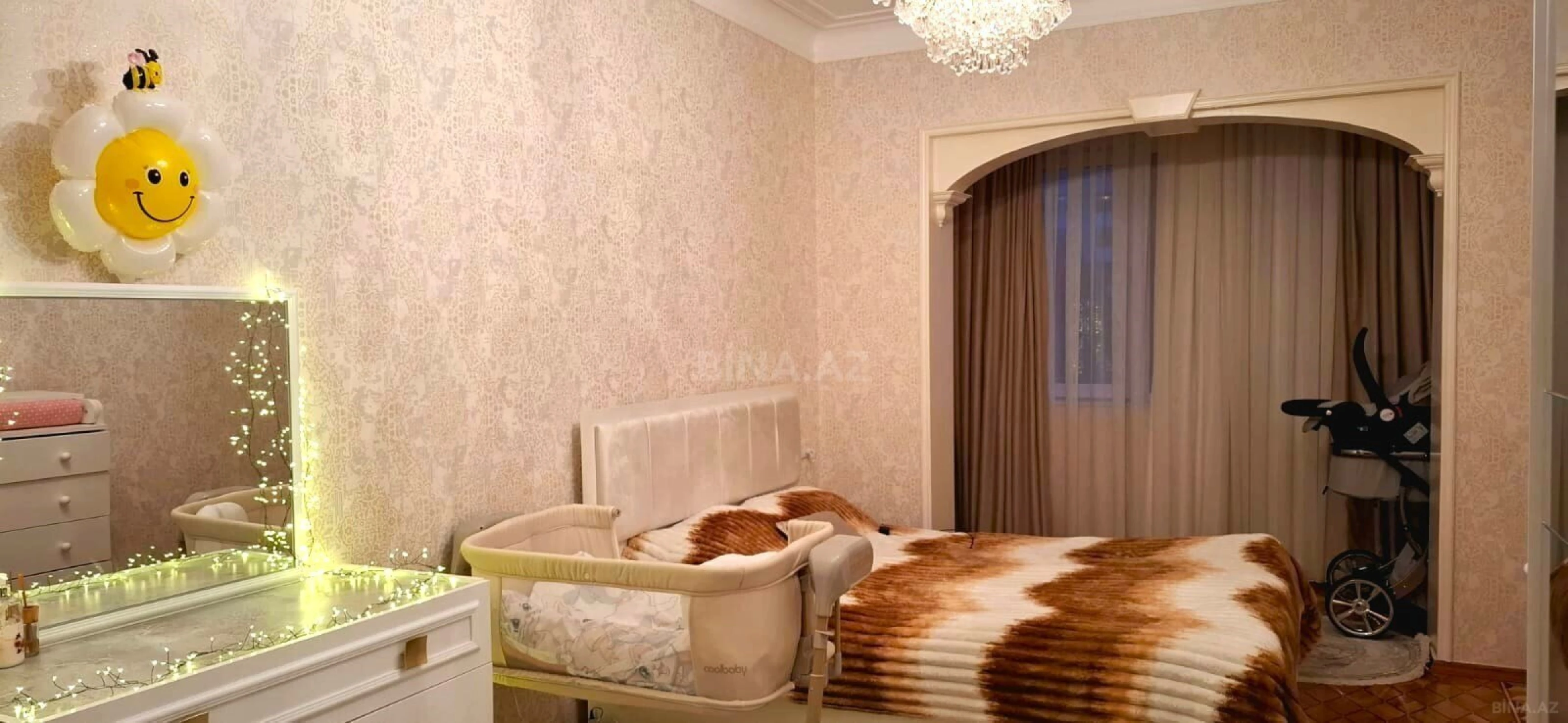 Satılır 5 otaqlı mənzil 140 m²