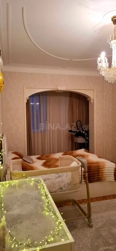 Satılır 5 otaqlı mənzil 140 m²