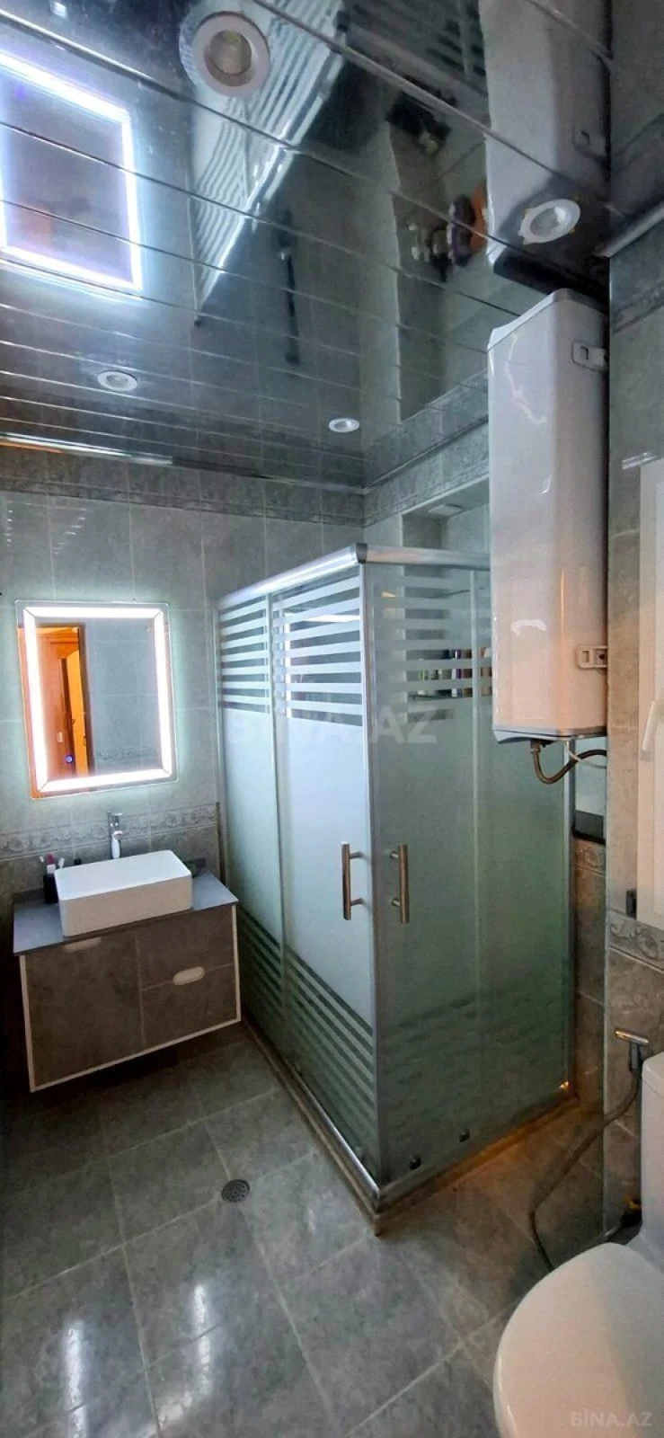 Satılır 5 otaqlı mənzil 140 m²