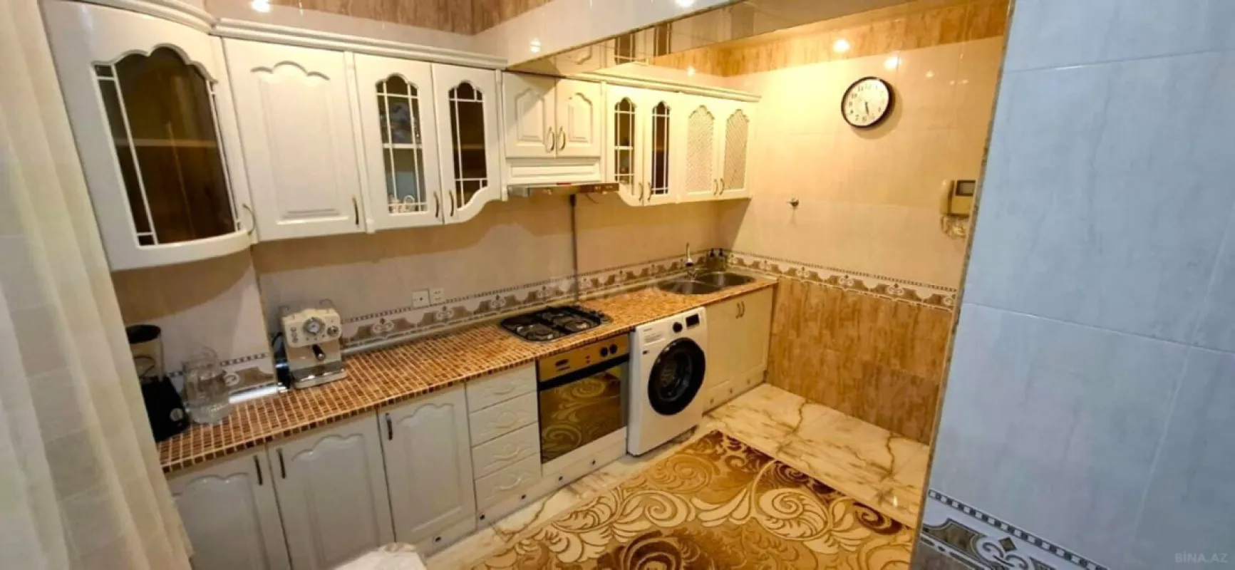 Satılır 5 otaqlı mənzil 140 m²