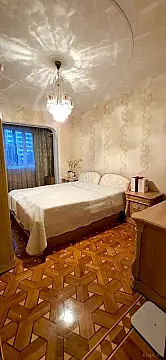 Satılır 5 otaqlı mənzil 140 m²