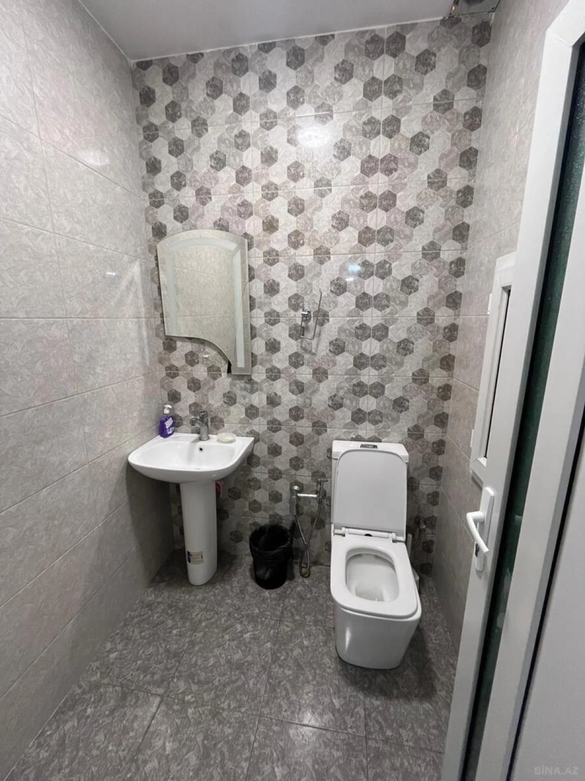 Kirayə verilir 3 otaqlı ofis 160 m²