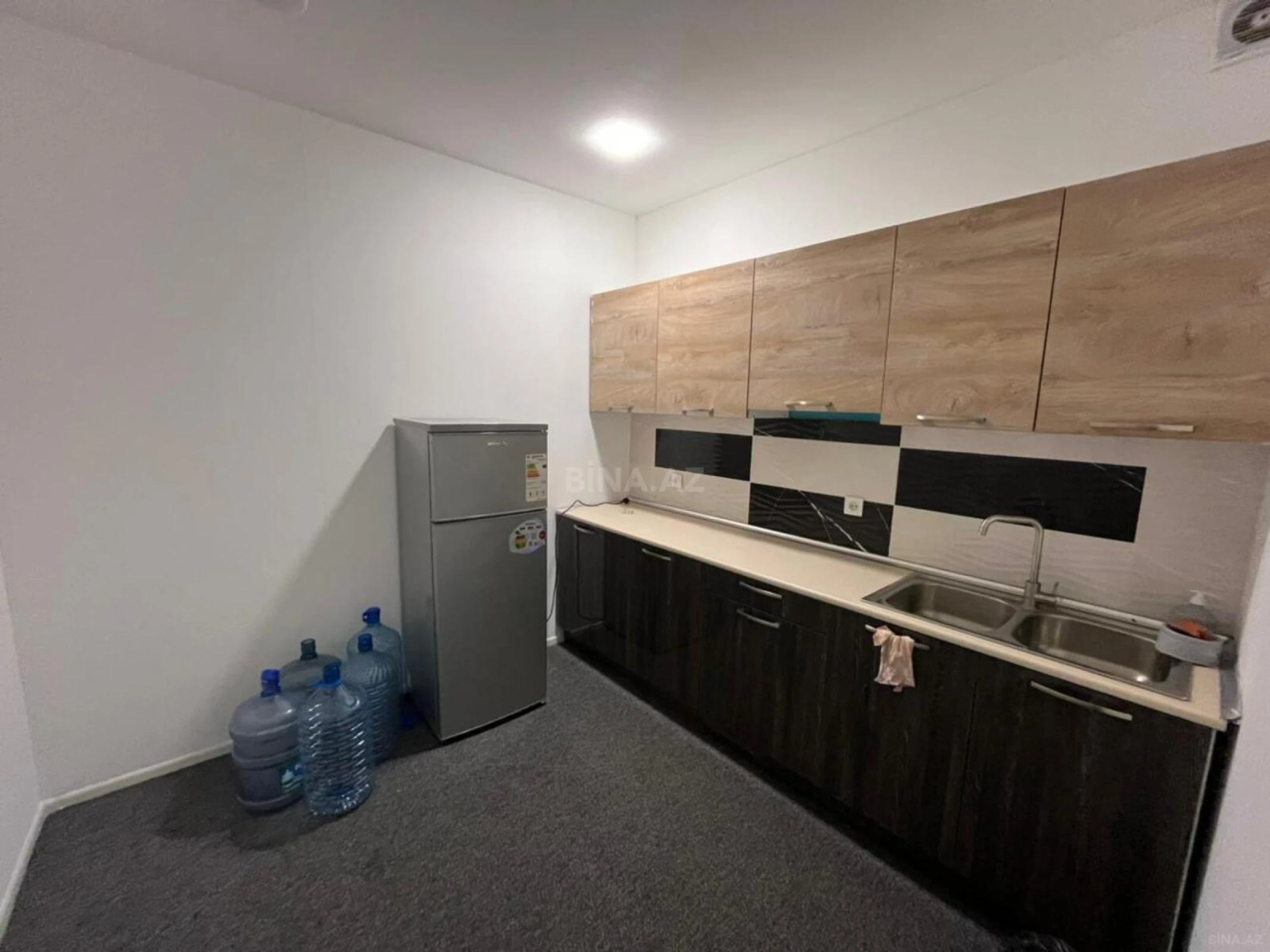 Kirayə verilir 3 otaqlı ofis 160 m²