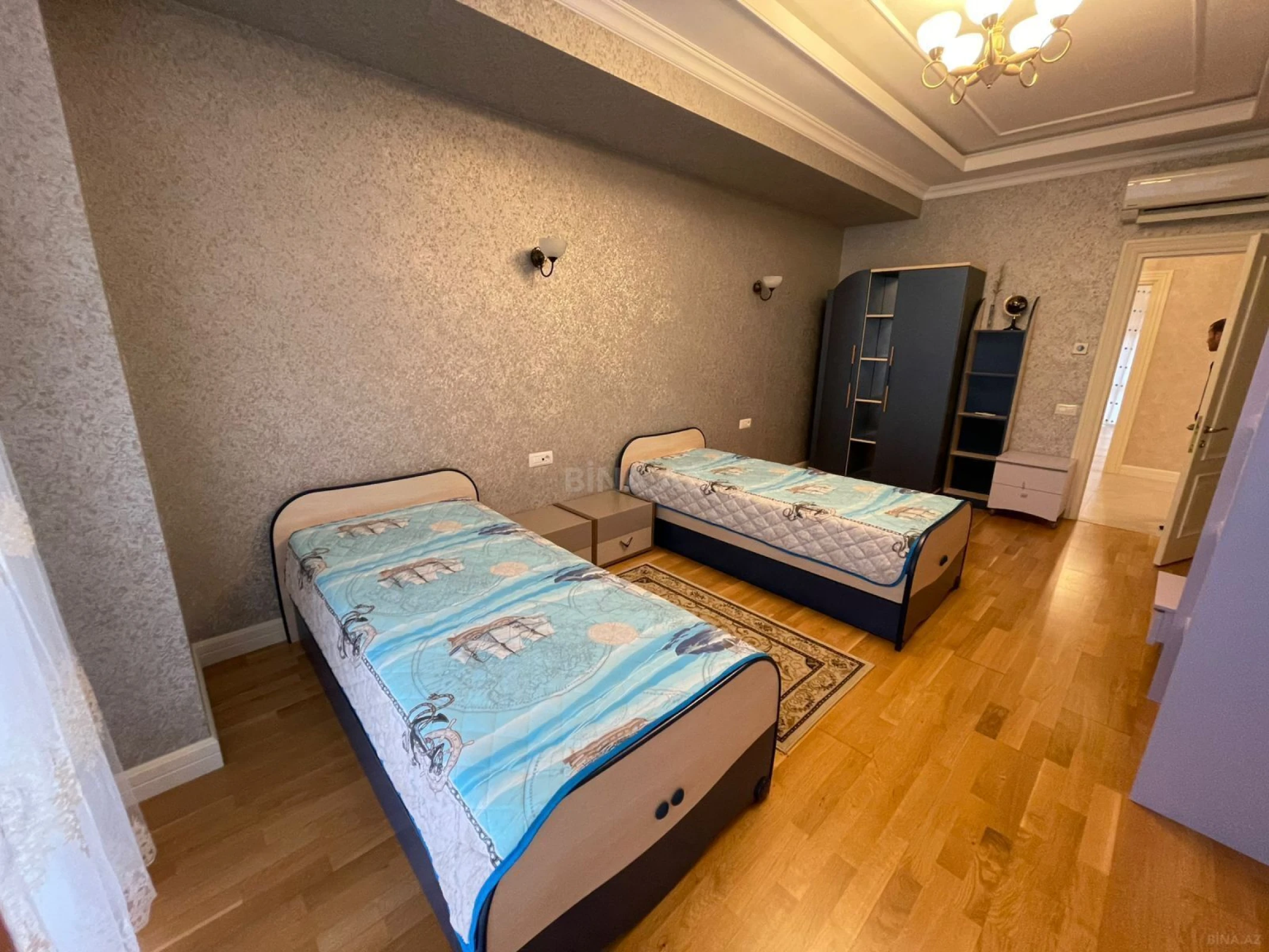 Kirayə verilir 4 otaqlı mənzil 200 m²