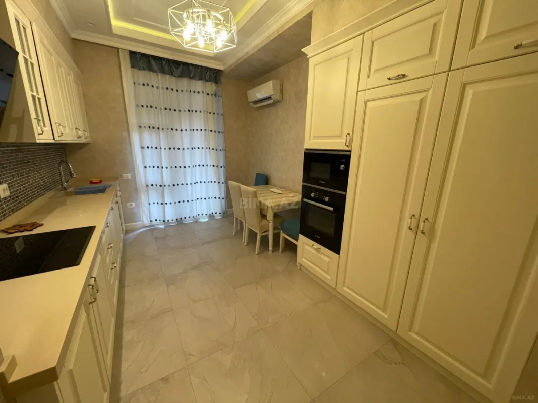 Kirayə verilir 4 otaqlı mənzil 200 m²