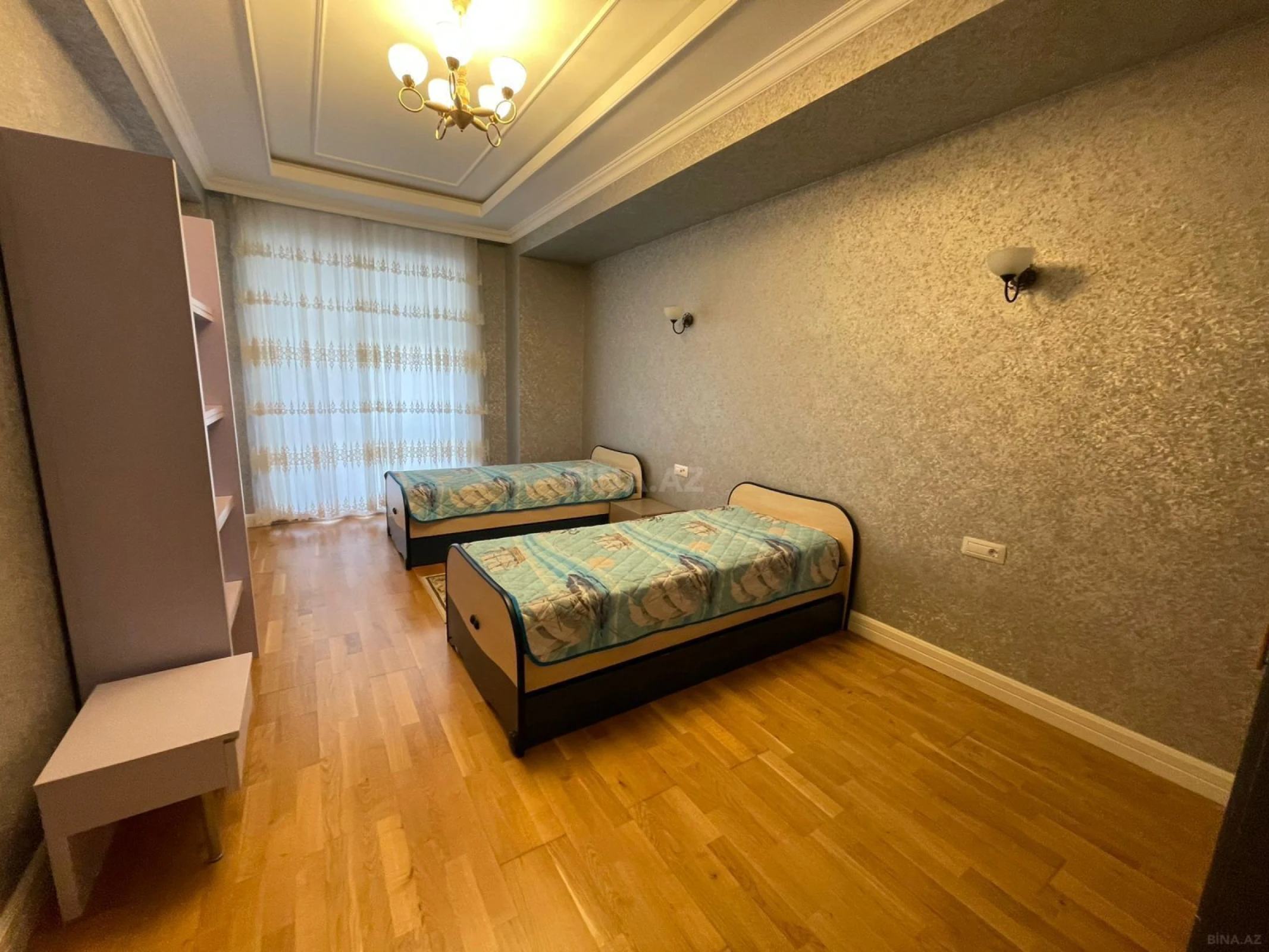 Kirayə verilir 4 otaqlı mənzil 200 m²