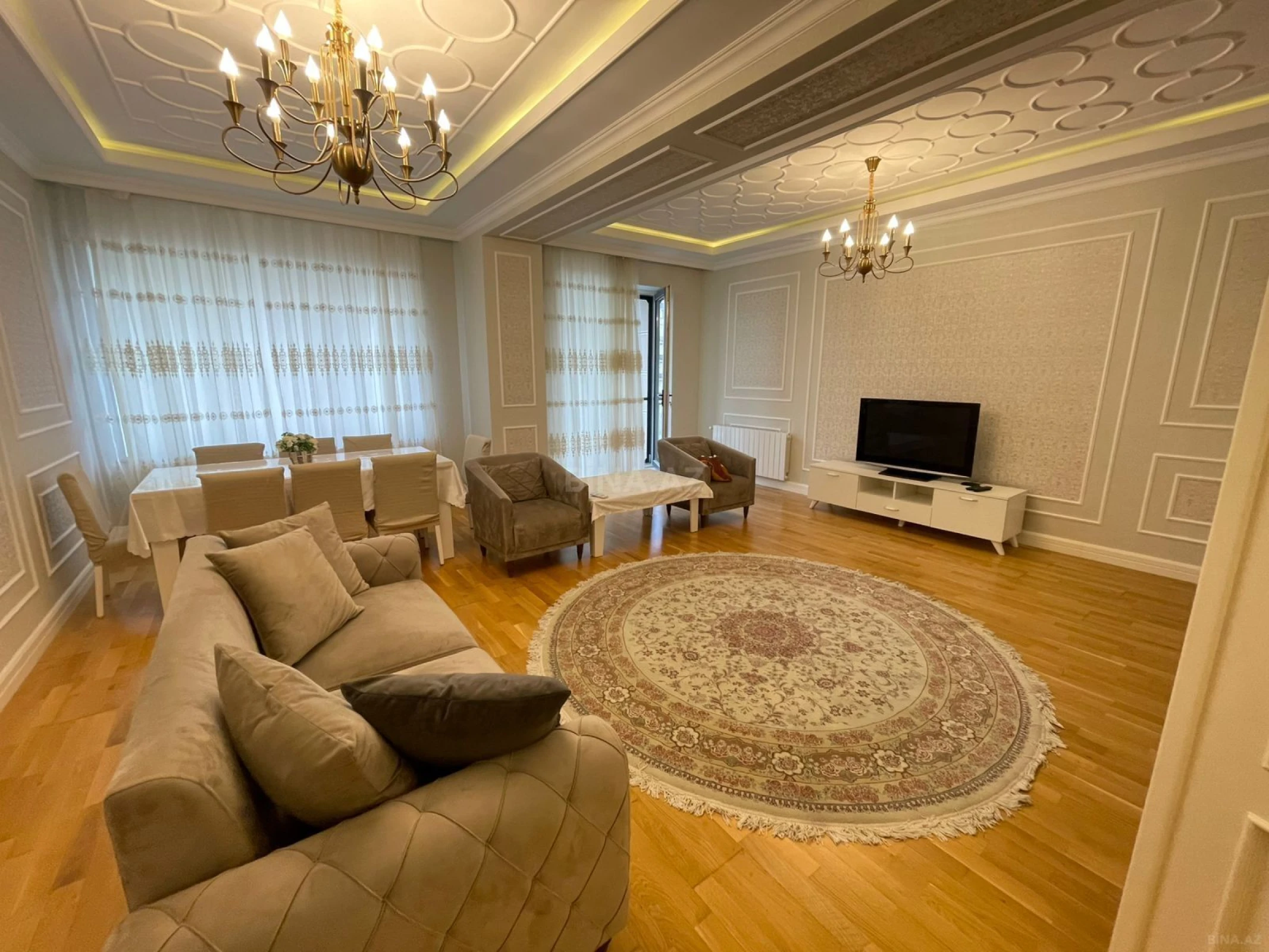 Kirayə verilir 4 otaqlı mənzil 200 m²