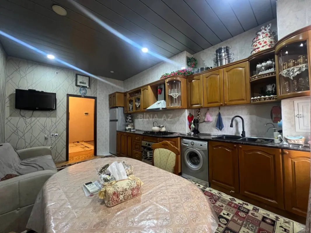 Satılır 3 otaqlı mənzil 135 m²