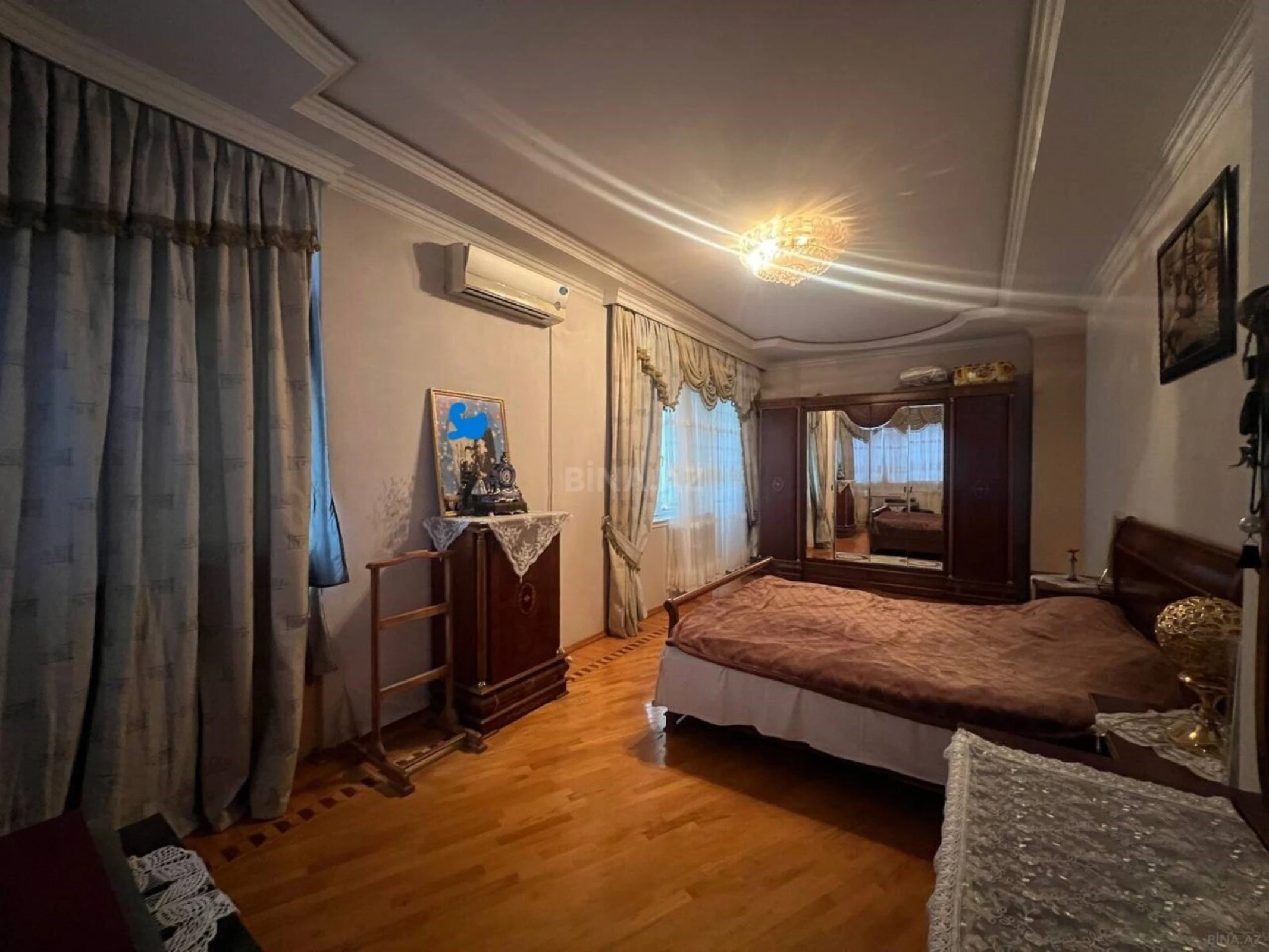 Satılır 3 otaqlı mənzil 135 m²