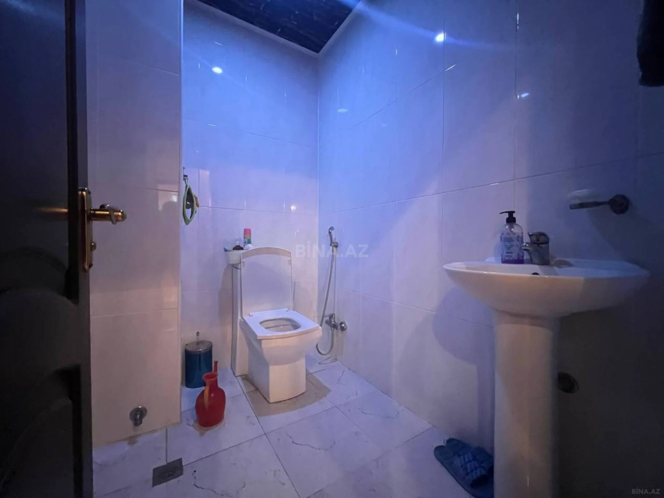 Satılır 3 otaqlı mənzil 135 m²