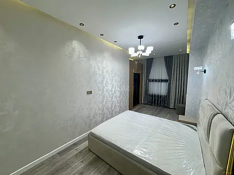 Satılır 2 otaqlı mənzil 74 m²