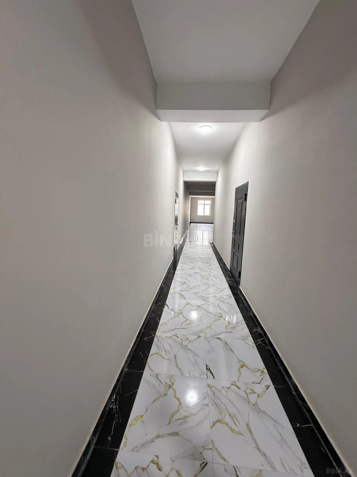 Satılır 1 otaqlı mənzil 68 m²