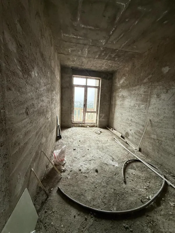 Satılır 1 otaqlı mənzil 68 m²