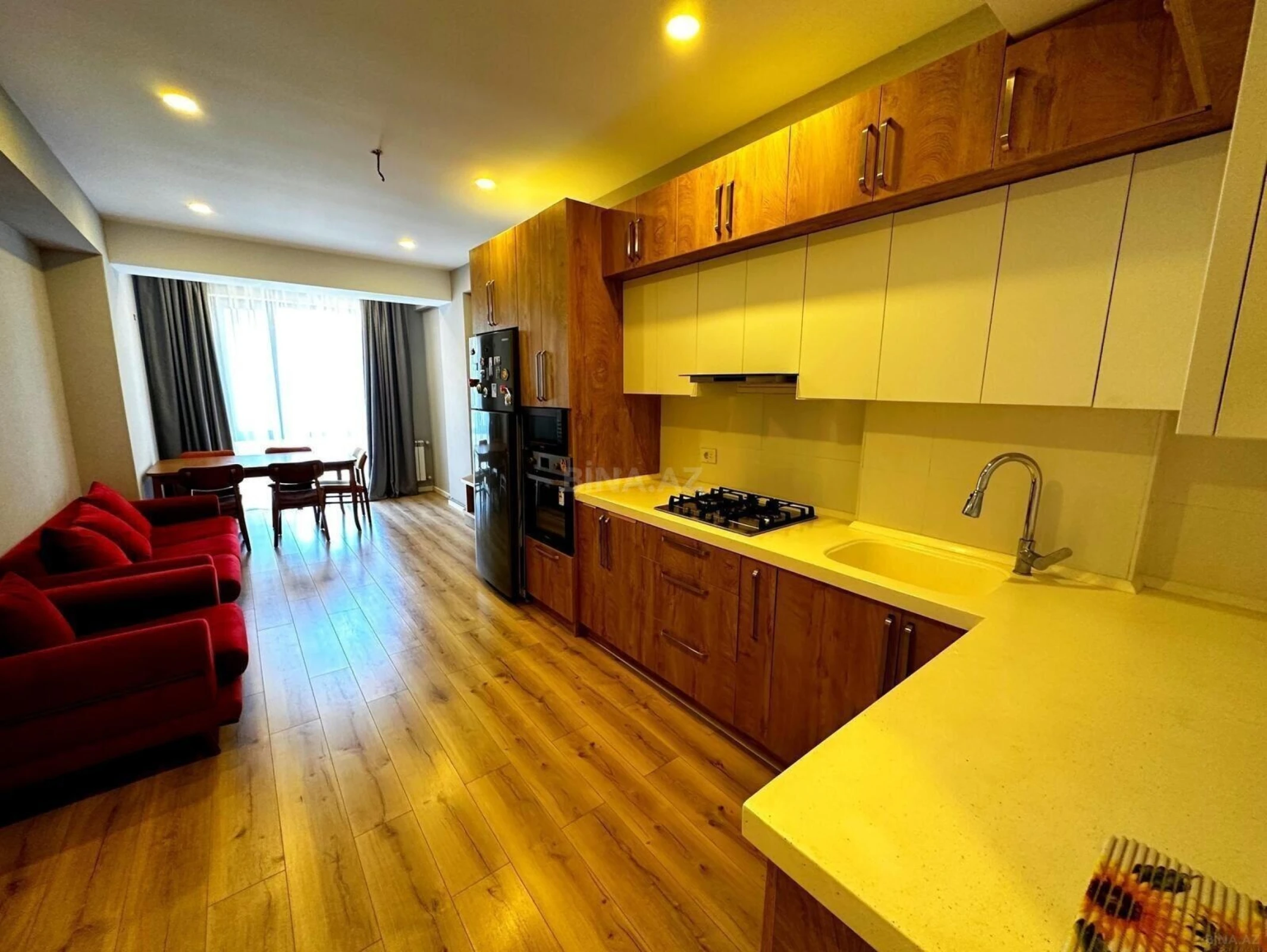 Satılır 4 otaqlı mənzil 127 m²