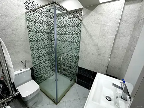 Satılır 4 otaqlı mənzil 127 m²