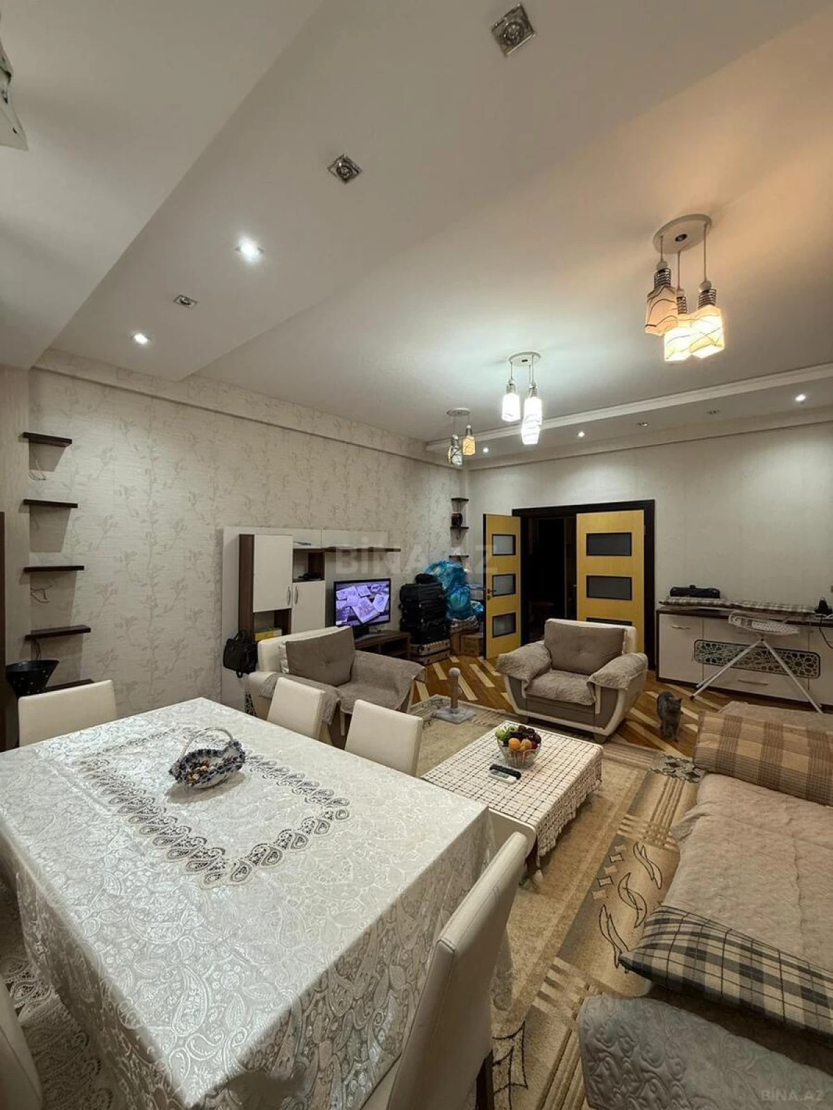Kirayə verilir 3 otaqlı mənzil 130 m²