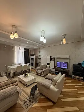 Kirayə verilir 3 otaqlı mənzil 130 m²