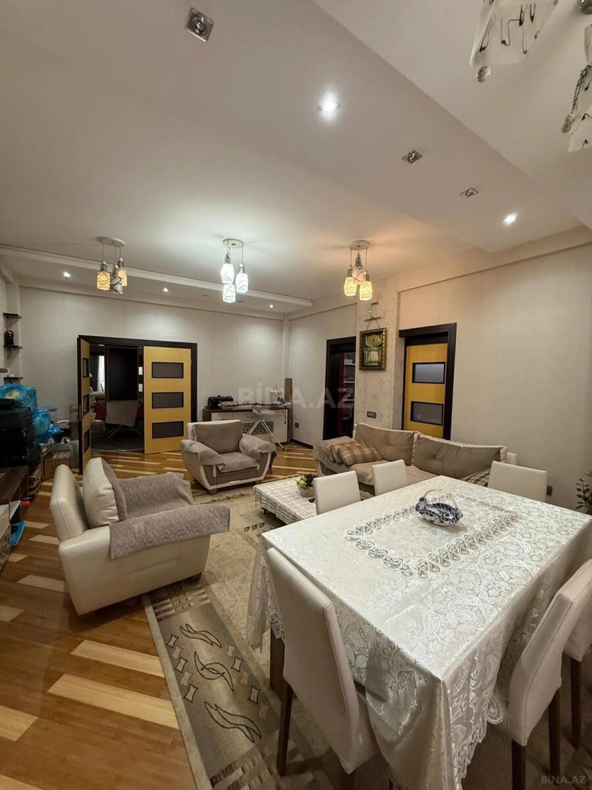 Kirayə verilir 3 otaqlı mənzil 130 m²