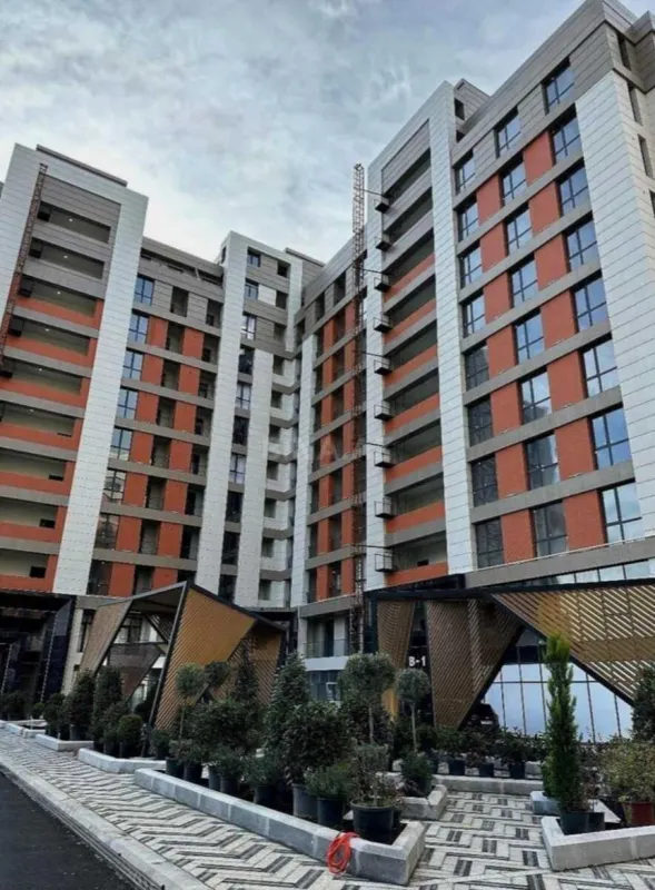 Satılır 3 otaqlı mənzil 112 m²