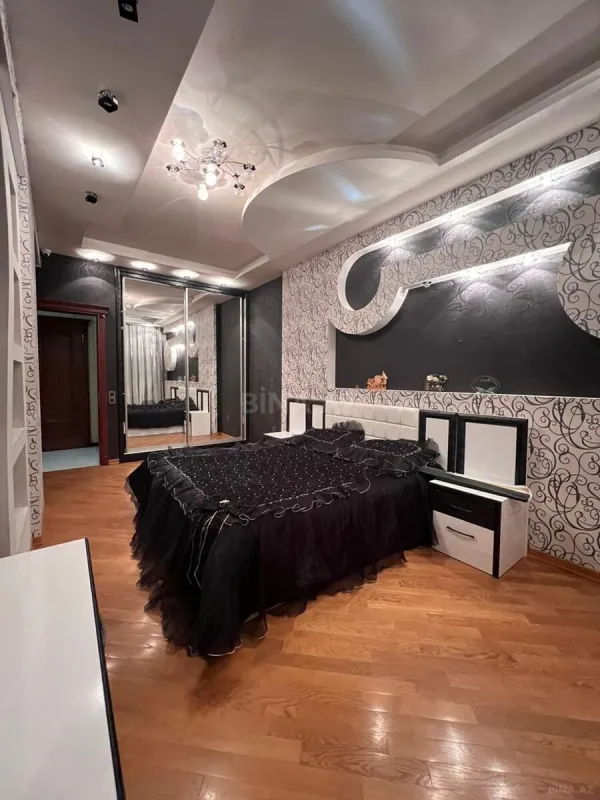 Kirayə verilir 3 otaqlı mənzil 140 m²