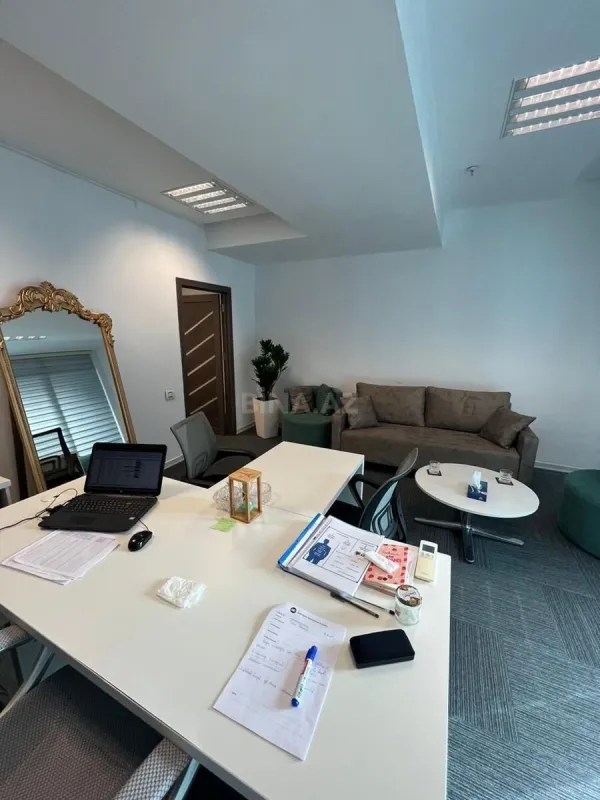 Kirayə verilir 3 otaqlı ofis 93 m²