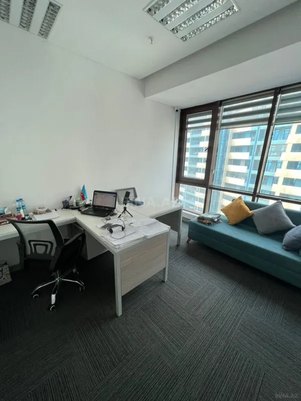 Kirayə verilir 3 otaqlı ofis 93 m²