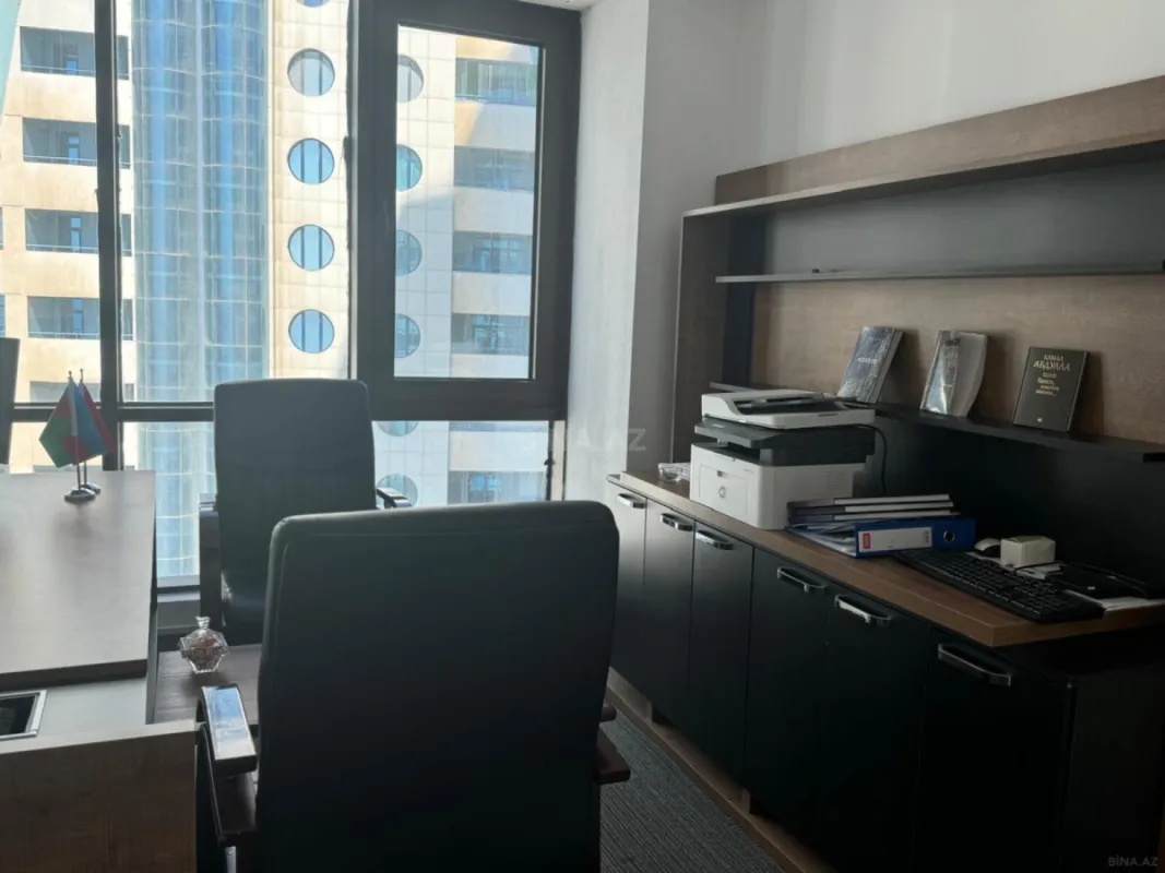 Kirayə verilir 3 otaqlı ofis 93 m²