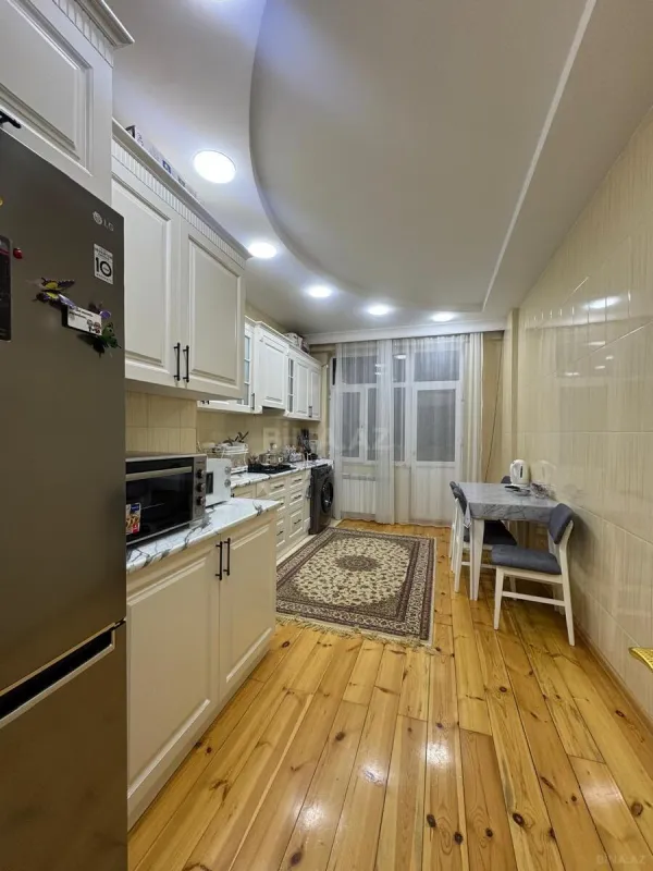 Satılır 2 otaqlı mənzil 86 m²