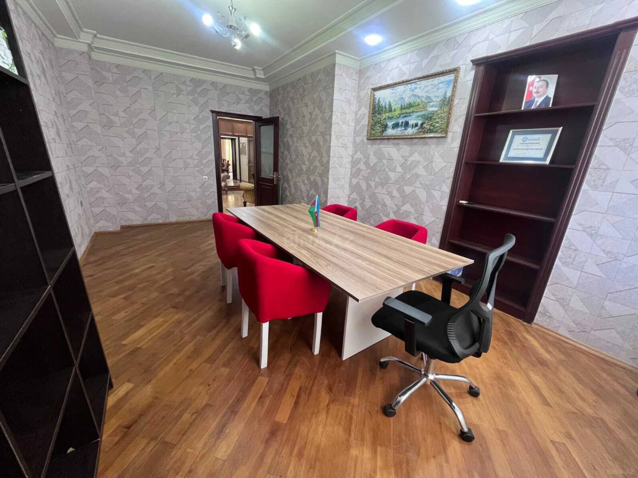 Kirayə verilir 5 otaqlı ofis 250 m²