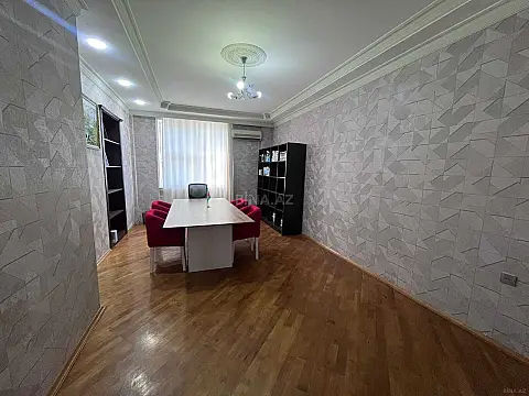 Kirayə verilir 5 otaqlı ofis 250 m²