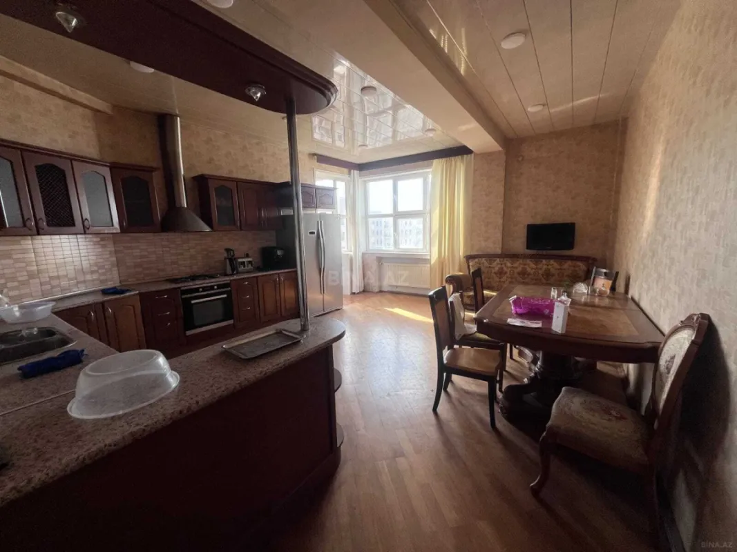 Kirayə verilir 5 otaqlı ofis 250 m²