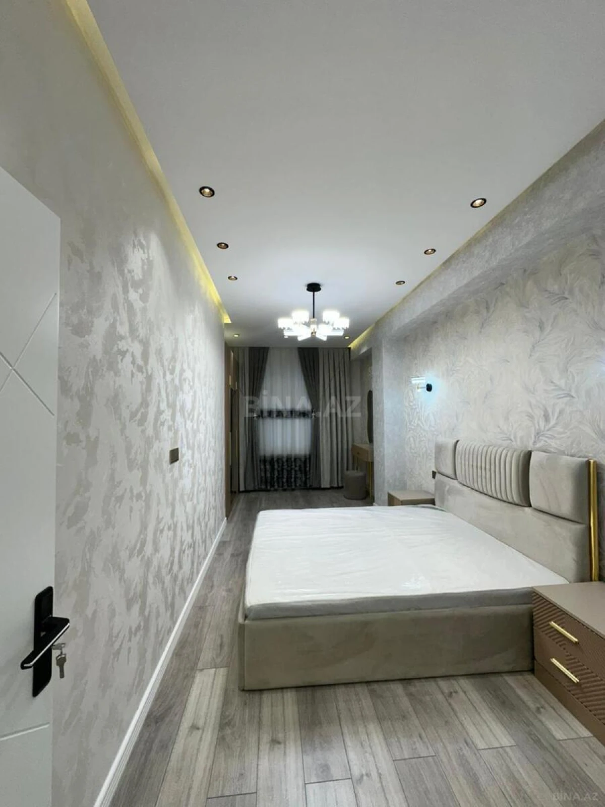 Satılır 2 otaqlı mənzil 78 m²