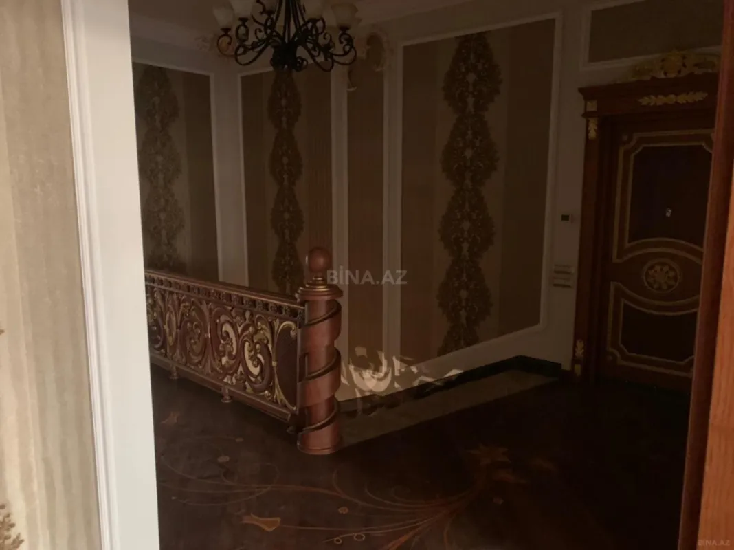 Satılır 6 otaqlı mənzil 400 m²